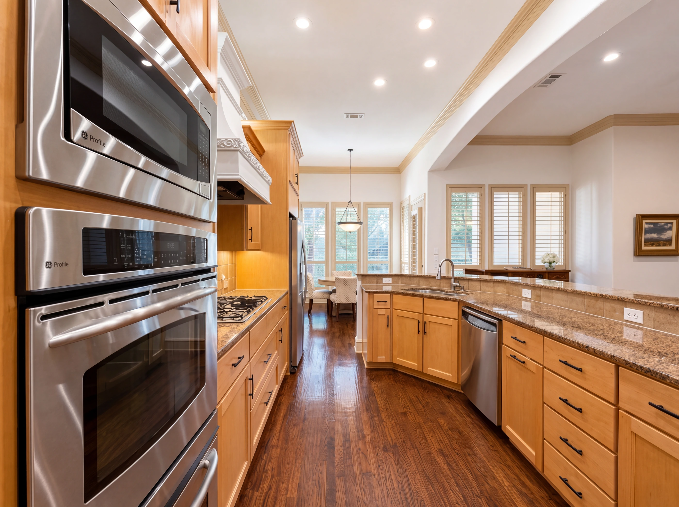 Stainless double wall ovens and granite counters